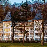 Seeschloss direkt an der Strandpromenade, TOPLAGE
